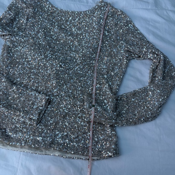 Free People Silver Sequin Backless blouse model leading the way long sleeve - Picture 9 of 9